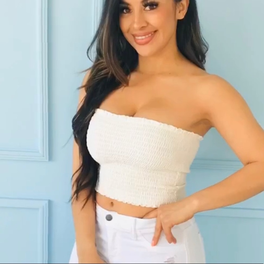Tube top ( stretchy ) 🤍🤍